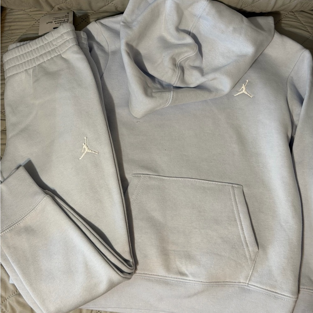 Jordan Light Gray 2-Piece Set